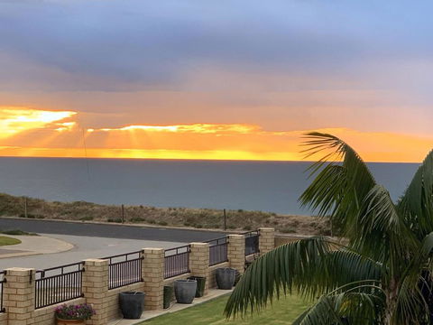Relaxing Getaway Beachfront Access Multi Family Pets Mandurah - Accommodation Melbourne 1