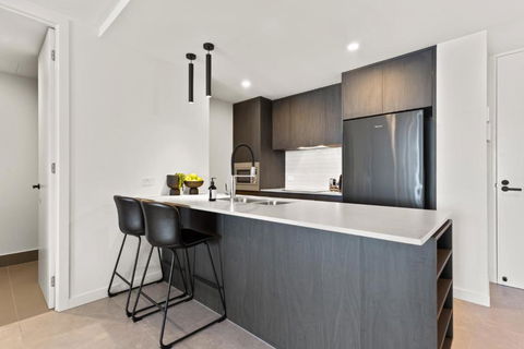 Riverfront 2-Bed With Pool, Sauna, Gym & Views - Accommodation Melbourne 3