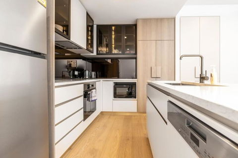 Restful Apt Near ANZAC Park West - Accommodation Melbourne 3