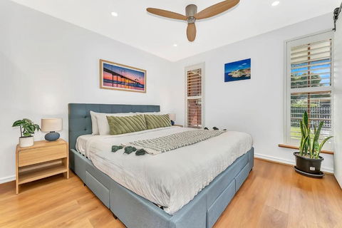 Redbrick Retreat - Generous Coastal Escape - Accommodation Melbourne 2