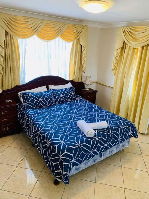 Redcliffe Villa - Accommodation Melbourne 1