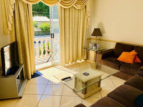 Redcliffe Villa - Accommodation Melbourne 3