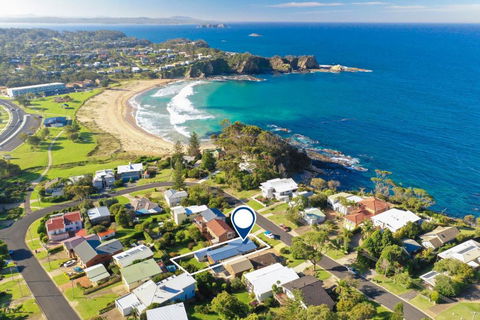 Relax And Reconnect At MaluaBay - Accommodation Melbourne 0