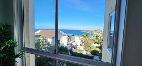 Relaxed Coastal Living With Fantastic Sea Views - Accommodation Melbourne 1