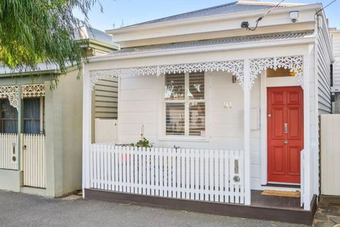 Renovated Brilliance In Bayside Albert Park - Accommodation Melbourne 0