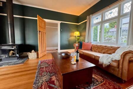 Renovated Cottage Near Cataract Gorge Launceston - Accommodation Melbourne 0
