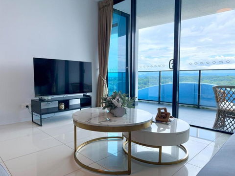 Resort-Style Apartment Near Harbour Town - Accommodation Melbourne 2