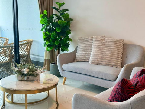 Resort-Style Apartment Near Harbour Town - Accommodation Melbourne 0
