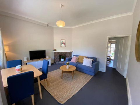 Retro Apt 6 Mins To Victoria Quay - Accommodation Melbourne 0