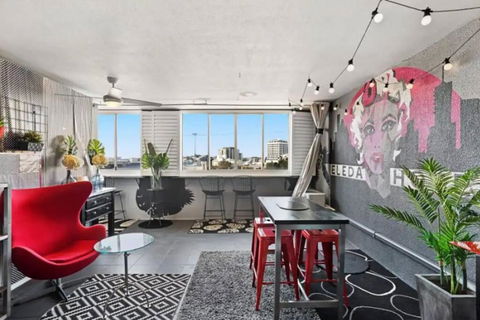 Retro Chic Vibes, Tropical Pool & Prime Location - Accommodation Melbourne 0