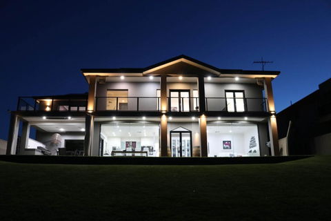 River Devine - Accommodation Melbourne 2