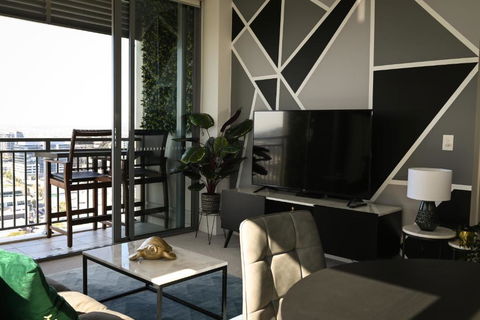 River View Apartment In Brisbane With Parking - Accommodation Melbourne 2