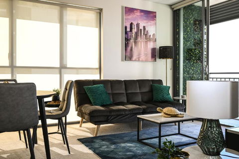 River View Apartment In Brisbane With Parking - Accommodation Melbourne 0