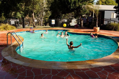 Rivergum Holiday Park - Melbourne 4u 0