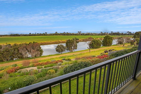 Riverside Haven - Accommodation Melbourne 3
