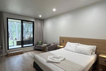 Riverside Motel & Marina with Accommodation Melbourne