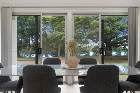 Riverside Serenity - Accommodation Melbourne 0
