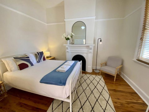 Roseland Cottage - CBD Heritage - Accommodation Melbourne 3
