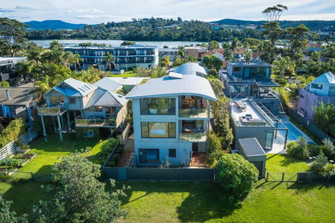 Rolling Waves 3 - Beach Access & Pet Friendly! - Accommodation Melbourne 1