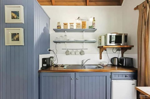 Romantic Tricklebeck Spa Cottage - Accommodation Melbourne 2