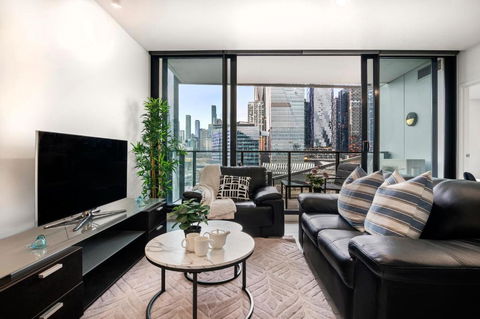 Rooftop Pool 2BR Apartment At Marvel Stadium With Free Parking - Accommodation Melbourne 1