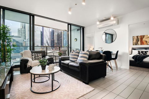 Rooftop Pool 2BR Apartment At Marvel Stadium With Free Parking - Accommodation Melbourne 0