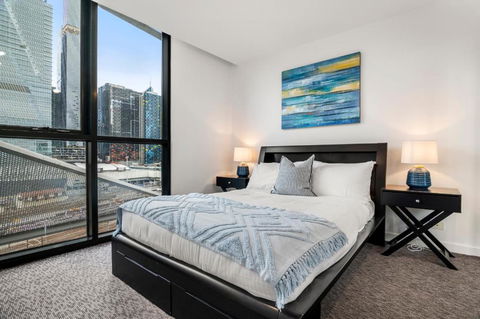 Rooftop Pool 2BR Apartment At Marvel Stadium With Free Parking - Accommodation Melbourne 3