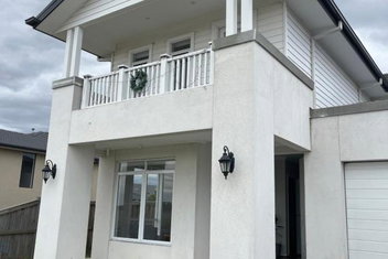 Room Stay- 25 Min To Melbourne Airport And Next To Hume Freeway with Accommodation Melbourne