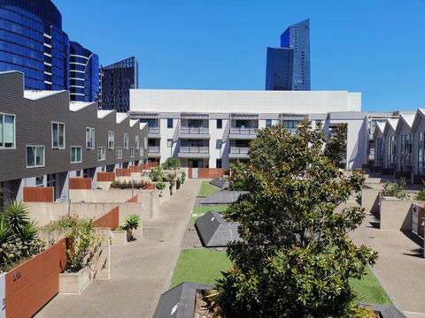 Room With King-size Bed Close To Melbourne CBD & Southern Cross Station - Accommodation Melbourne 3