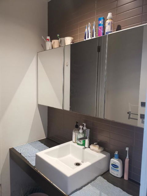 Room With King-size Bed Close To Melbourne CBD & Southern Cross Station - Accommodation Melbourne 2