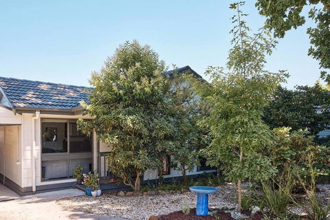 Rose Cottage - Right In Town - Accommodation Melbourne 1