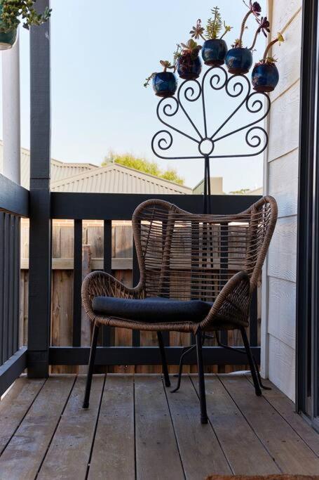Rose Cottage - Right In Town - Accommodation Melbourne 3