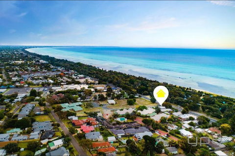 Rosebud Beachhouse Across From Beach - Accommodation Melbourne 0