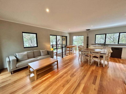 Rosella - Bushland Hideaway - Accommodation Melbourne 1