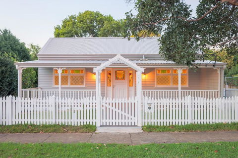 Rosemill Cottage - Mobility Friendly Accommodation Never Looked Better! - Accommodation Melbourne 3