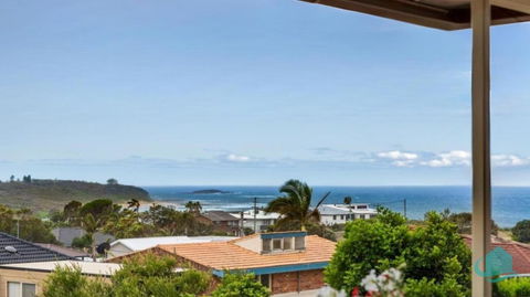 Rosies Retreat - 300m To The Sandy Shores Of Caves Beach - Melbourne 4u 1
