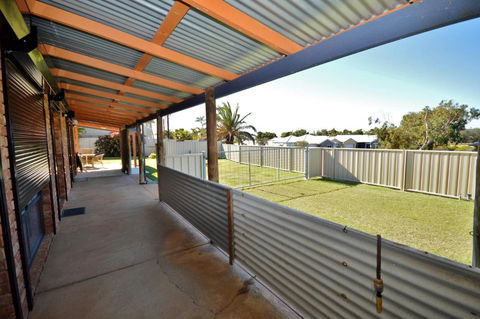 Rossys Retreat - Kalbarri WA - Melbourne 4u 1