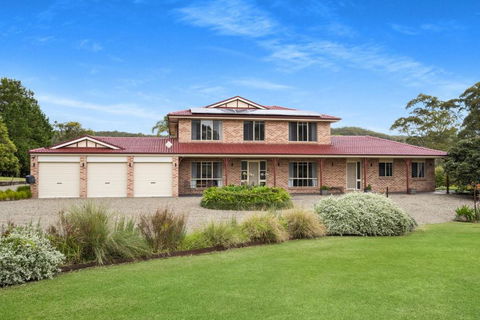 Roxy - A Secluded Luxury Estate Near Berry, Where Serenity Meets Family Comfort - Accommodation Melbourne 1