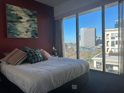 Royal Garden Residence - Melbourne 4u 0