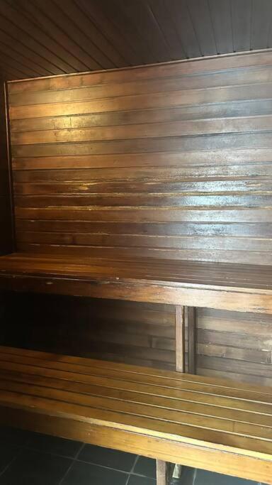 Royal Garden Residence - Melbourne 4u 1