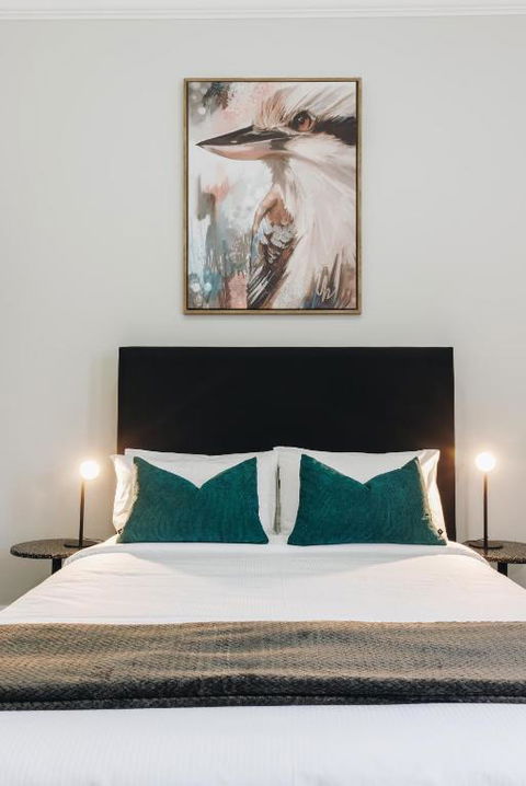 Royal Hotel Wyong - Accommodation Melbourne 1