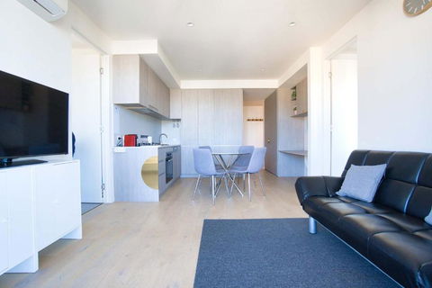 Rundle Retreat - 2BR Apartment With Stunning Views - Accommodation Melbourne 3