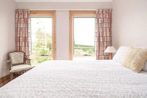 Rural Apartment With Stunning Views - Accommodation Melbourne 3