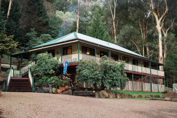 Rustic Refuge Guesthouse with Accommodation Melbourne