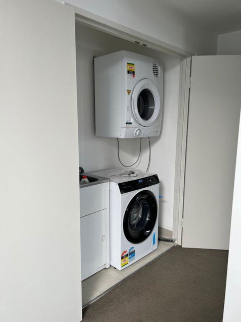 Ryde Top Floor - Accommodation Melbourne 1