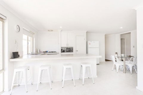 Safari Family Stay - EXECUTIVE ESCAPES - Accommodation Melbourne 2