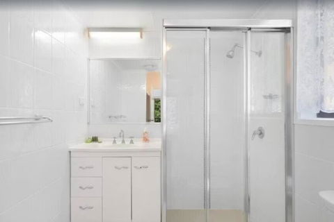 Salerno - Hosted By Burleigh Letting - Accommodation Melbourne 3