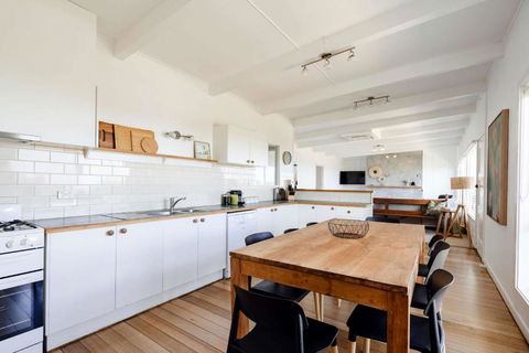 Saltwater Terrace With Panoramic Ocean Views - Accommodation Melbourne 3