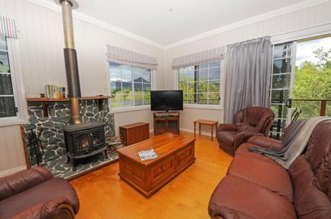 Samford Lakes - Accommodation Melbourne 2