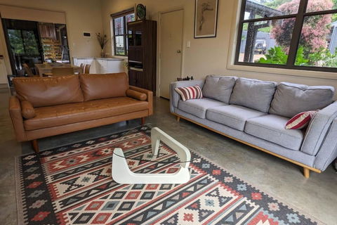 Samsara Farm Cottage - Stunning Hinterland Oasis - Accommodation Melbourne 3